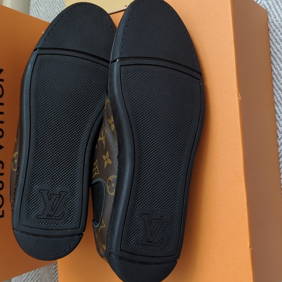 LOUIS VUITTON MONOGRAM SLALOM SNEAKERS - Picture 12 of 16